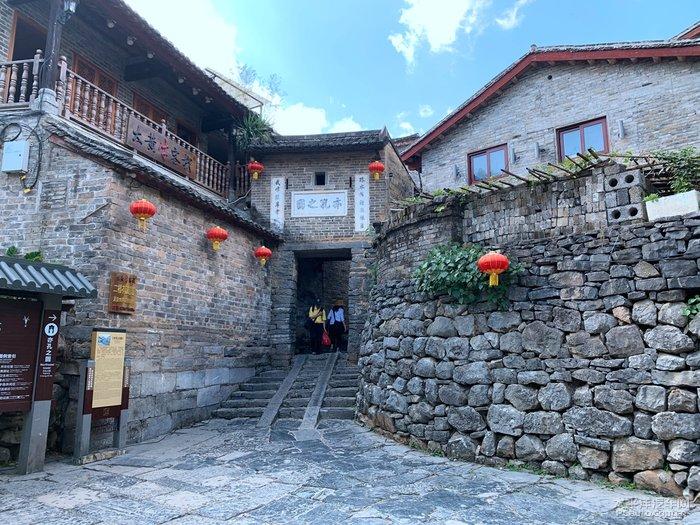 日本在小行星“龙宫”岩石样本中发现液态水,这一发现有哪些意义?-专业有问必答平台